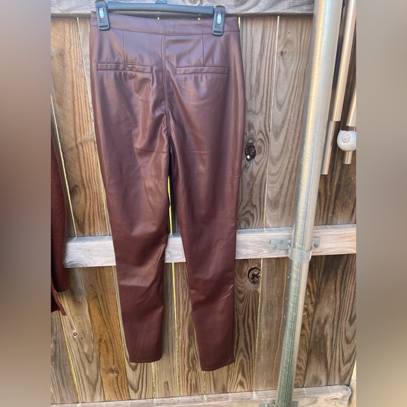 Pretty Little Thing brown faux leather pants - Picture 10 of 10